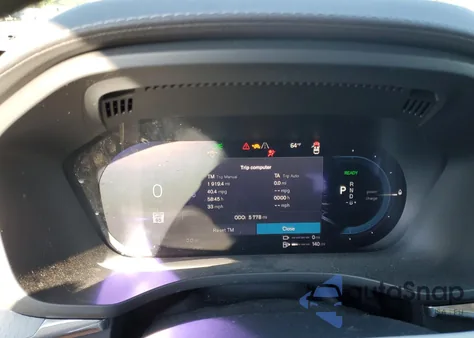 2025 Volvo Xc60 Ultra z USA, uszkodzony, nr VIN YV4H60RM7S1008033